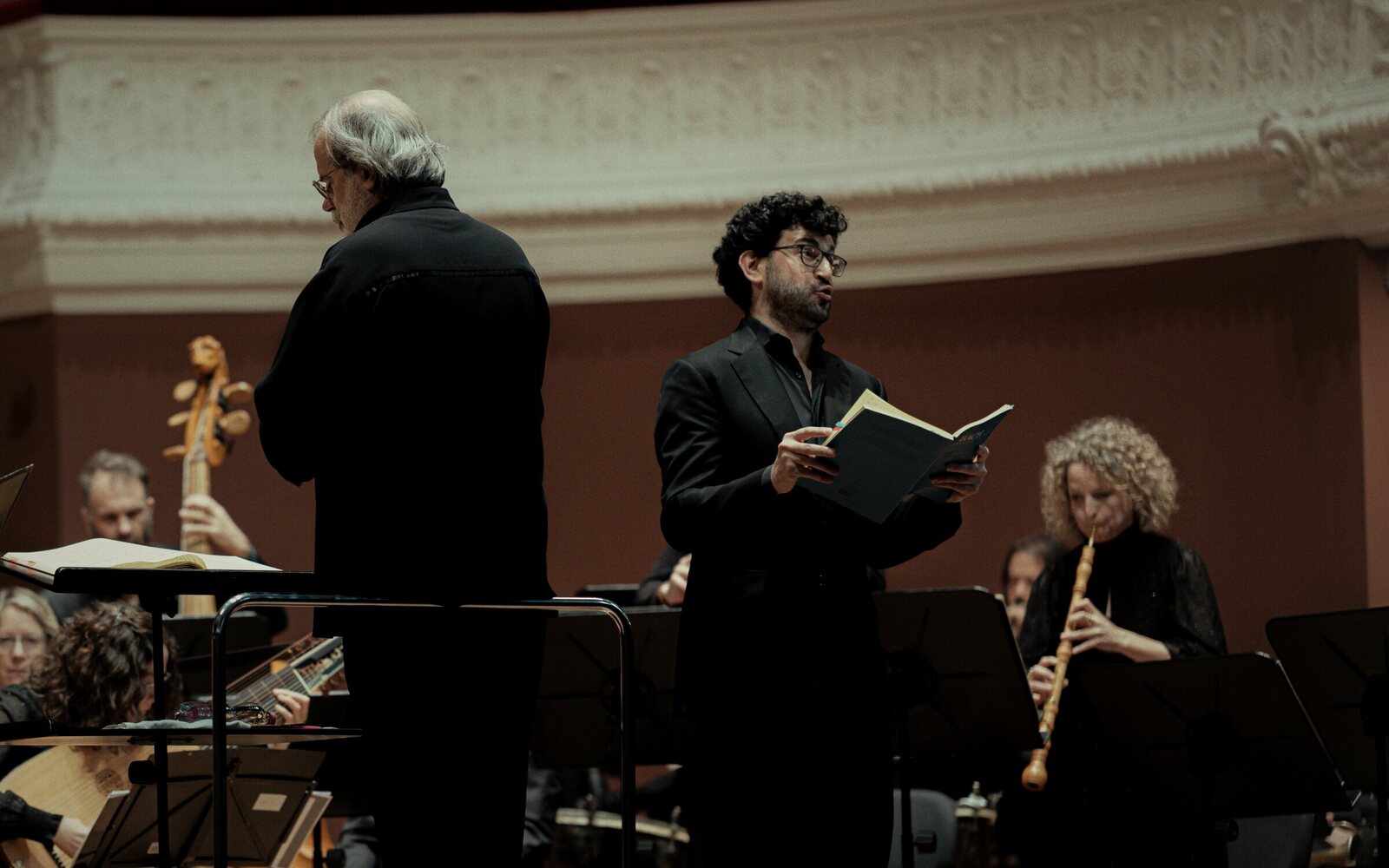 Ben Kazez singing with La Cetra under Andrea Marcon